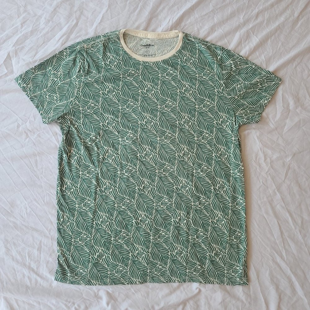 Goodfellow & Co: Green Leaf Patterned T-Shirt